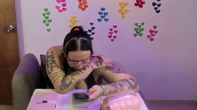 צ'אט XXX בשידור חי של MiaYMolly