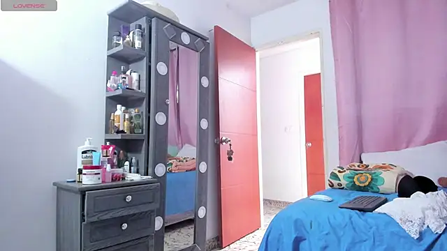 XXX chat uživo modela LupeAdams