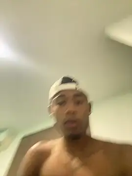 Ydiaz09 即時 XXX 聊天
