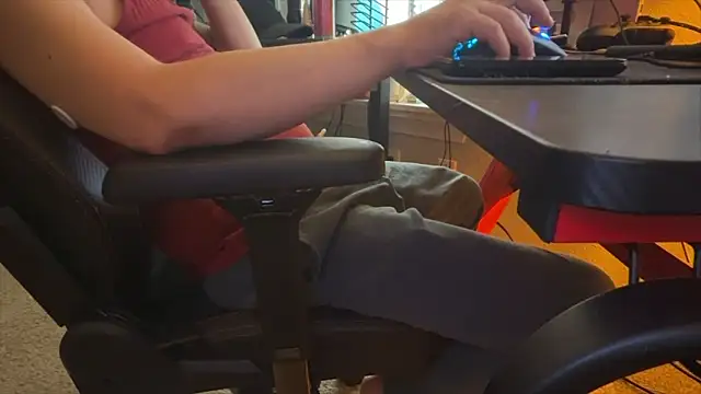 LatinFurBall's Live XXX Chat