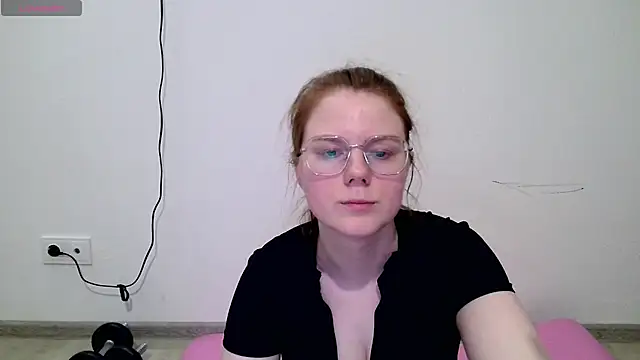 AlisaAbby Adlı Modelin Canlı XXX Sohbeti