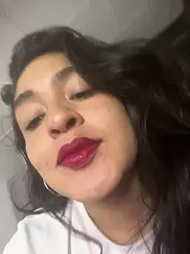 EmilyNoir1 – Naživo XXX chat