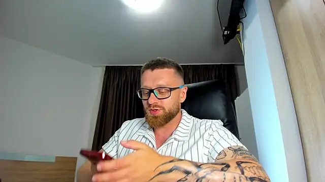 Findom_guy 现场XXX聊天