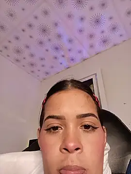 دردشة BabyAkira2 الجنسية المباشرة