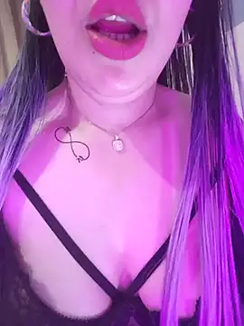 Doodqueen Adlı Modelin Canlı XXX Sohbeti