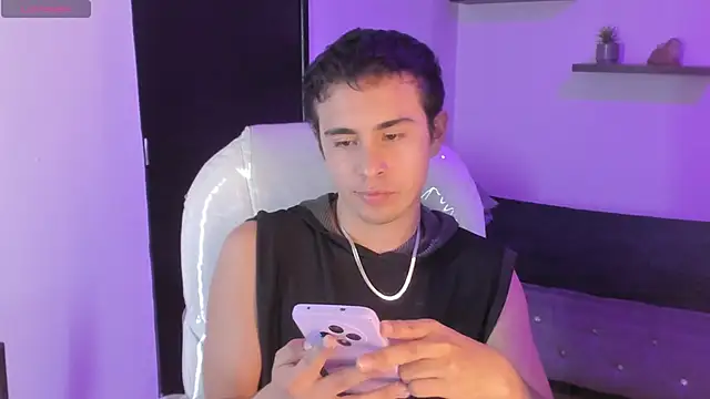 Nyko_ds Chat XXX in diretta
