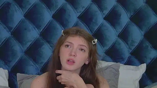 SophiaProve Adlı Modelin Canlı XXX Sohbeti