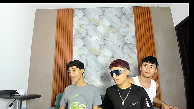 Chat XXX ao vivo de AVENGER_BOYS2026