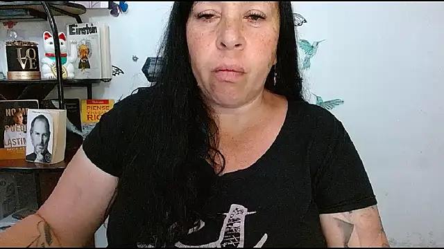 LauraMallionin Live XXX chat