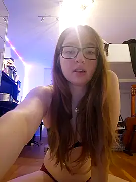 Živý XXX chat Freaky-Doll