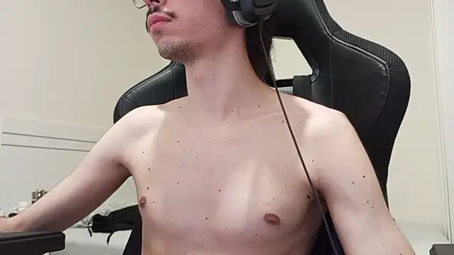 Chat +18 de gabrielNovin17cm ao vivo