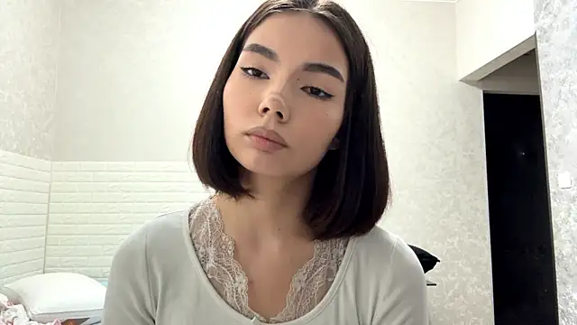 XXX chat uživo modela MarylnMonnier