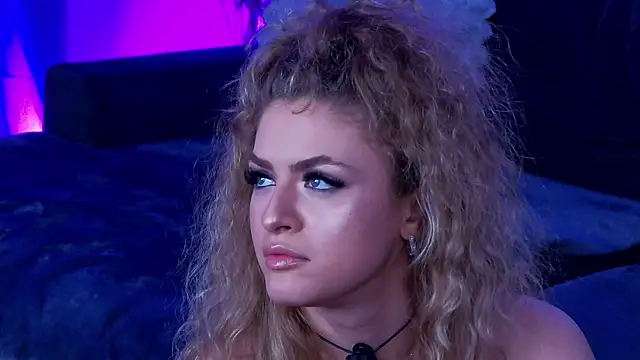 AnneMaryie Chat XXX in diretta