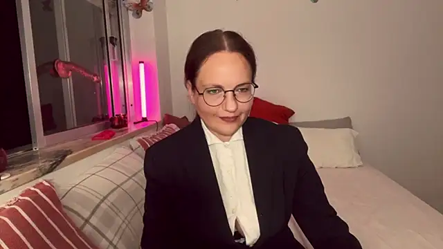 UnderWundern Live XXX chat
