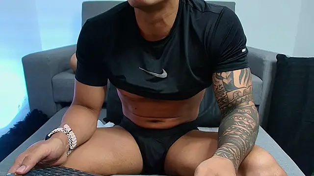 BrayaanFit Adlı Modelin Canlı XXX Sohbeti