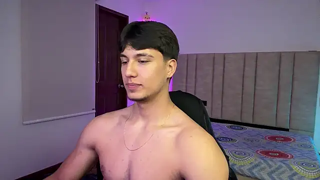 CHRIS_MORGAN1 Adlı Modelin Canlı XXX Sohbeti