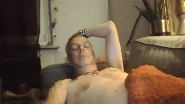 Онлайн чат XXX SHARPSkinhead