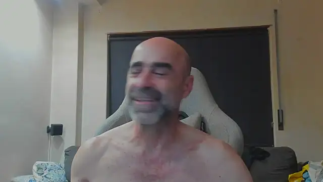 Bicopflirt's Live XXX Chat