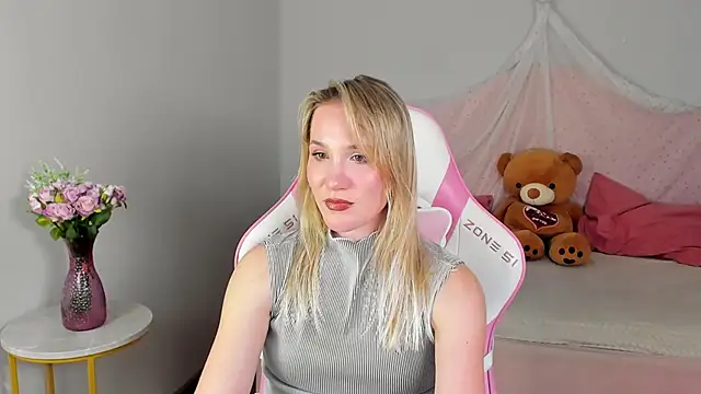 ElaraVoltage 라이브 XXX 채팅