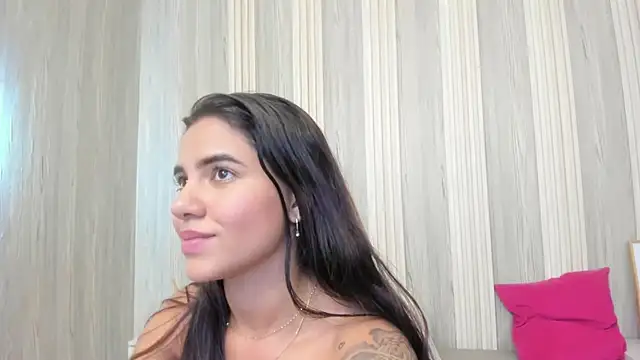 Chat +18 de Isabellaa_Rosee ao vivo
