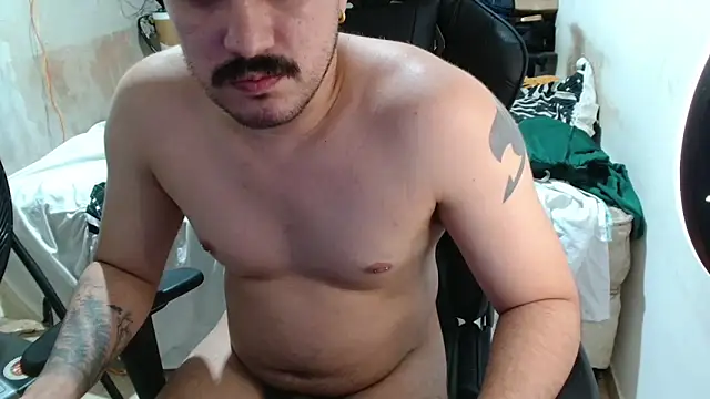 Leonino231 Adlı Modelin Canlı XXX Sohbeti