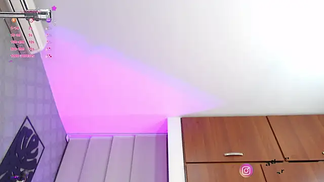 adara_leのライブXXXチャット