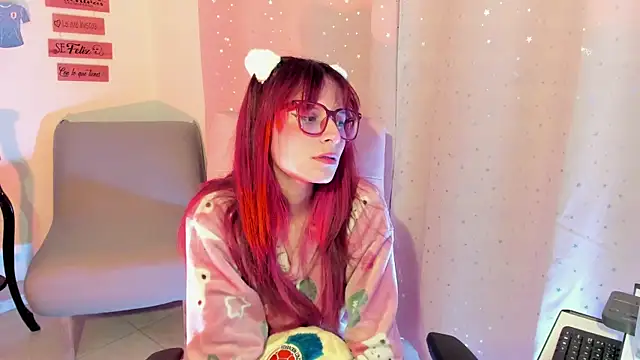 RedMeloddy's Live XXX Chat