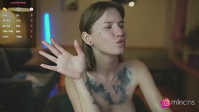 XXX chat uživo modela mel_collins