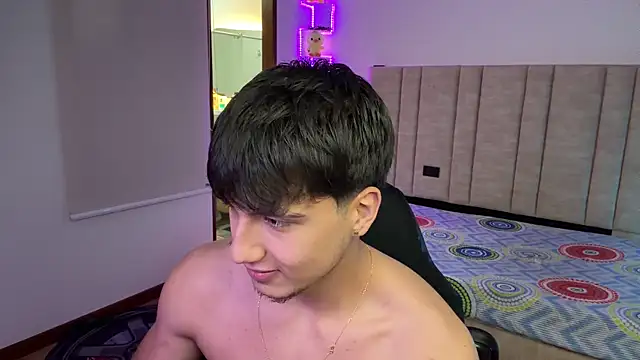 CHRIS_MORGAN1 élő XXX-chatje