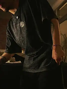 AlphaMasterXxx 라이브 XXX 채팅