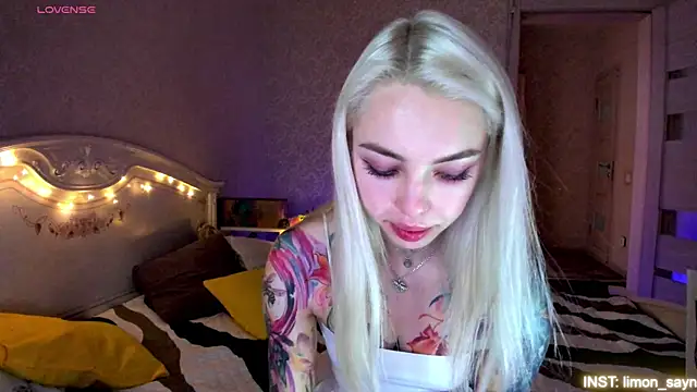 Živý XXX chat LillyMoure_