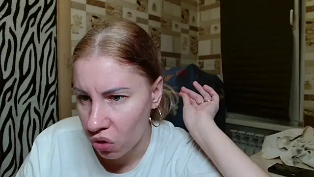 TherestlessKitty Adlı Modelin Canlı XXX Sohbeti