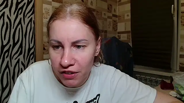Chat XXX en directo de TherestlessKitty