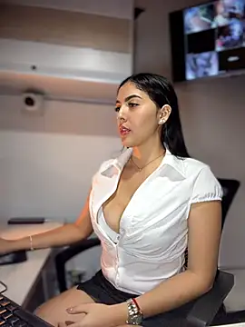 Show modela I_AM_SOPHIE_ na web-kameri