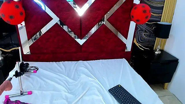 VioletRose_as élő XXX-chatje