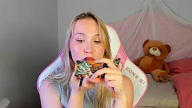 Živý XXX chat ElaraVoltage