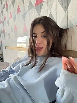 Lira_Fayeee Adlı Modelin Canlı XXX Sohbeti