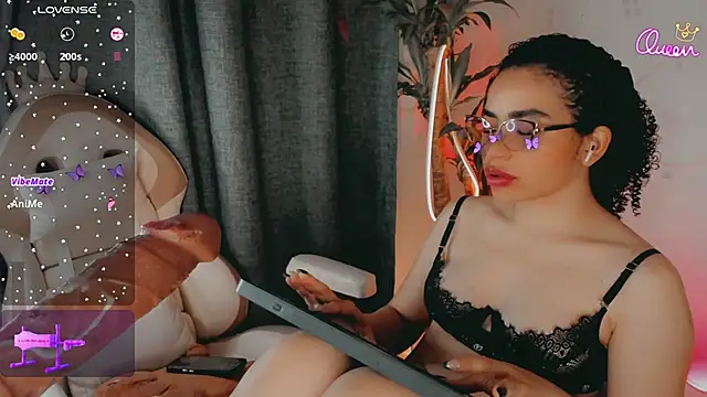 XXX chat uživo modela Queen_Deepthroat