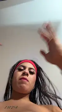 Eveliin__ Adlı Modelin Canlı XXX Sohbeti