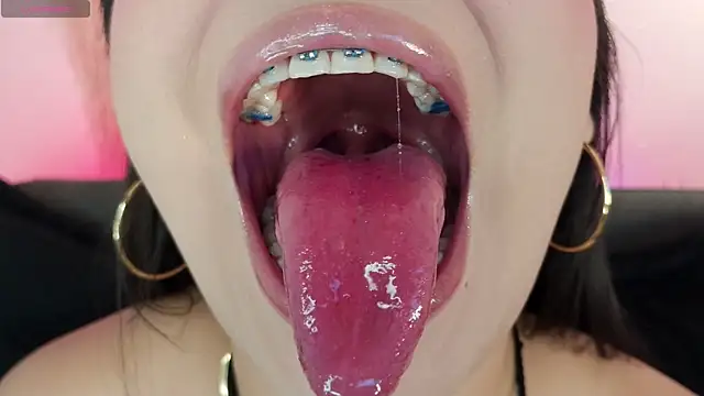 mia_roux1's Live XXX Chat
