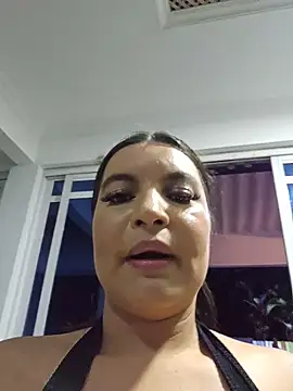 Pretty_Julieta's Live XXX Chat