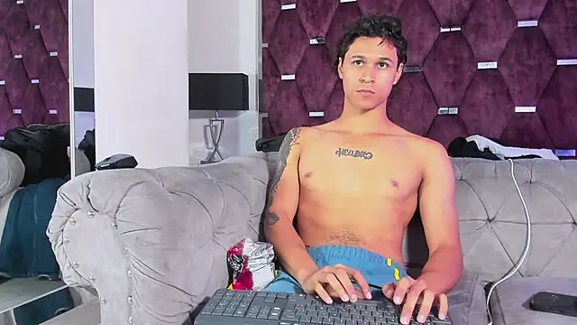 Živý XXX chat TonyBenedetti