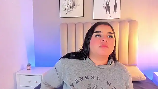 Chat +18 de alessiaowen_ ao vivo