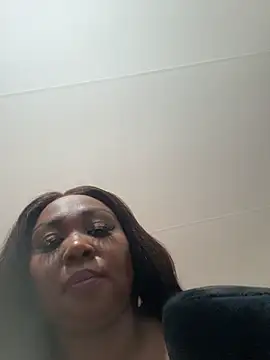 Chat +18 de Bootyliciouse21X ao vivo