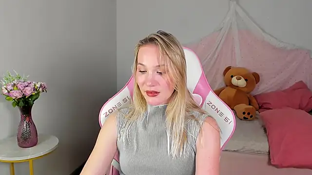 Онлайн чат XXX ElaraVoltage