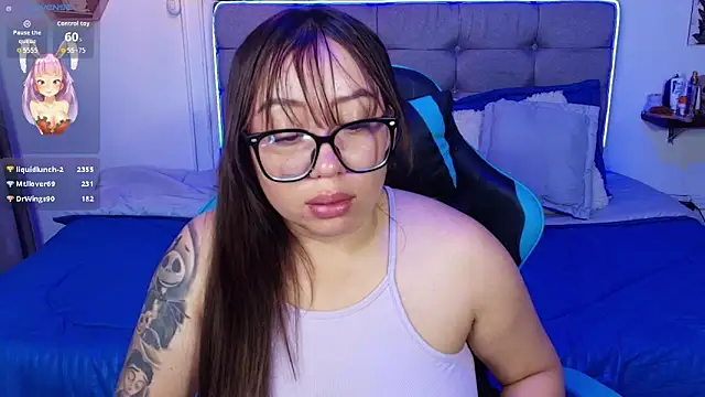 Chat +18 de Kata_Bigboobs ao vivo