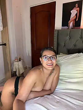 ema_zoe's Live XXX Chat