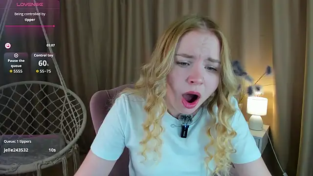Linda__Bloom Obrolan Langsung XXX