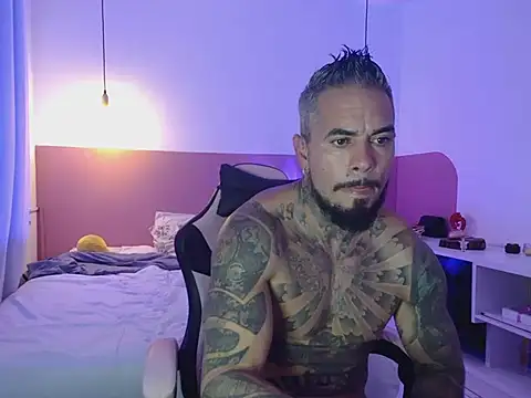 Dom_Jhuan élő XXX-chatje