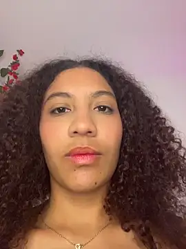 Daphnne_Curly Live XXX Chat